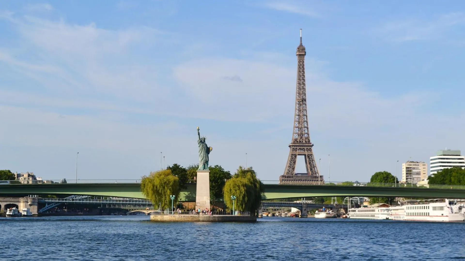 Veeve - Grand In Grey Apartment Paris