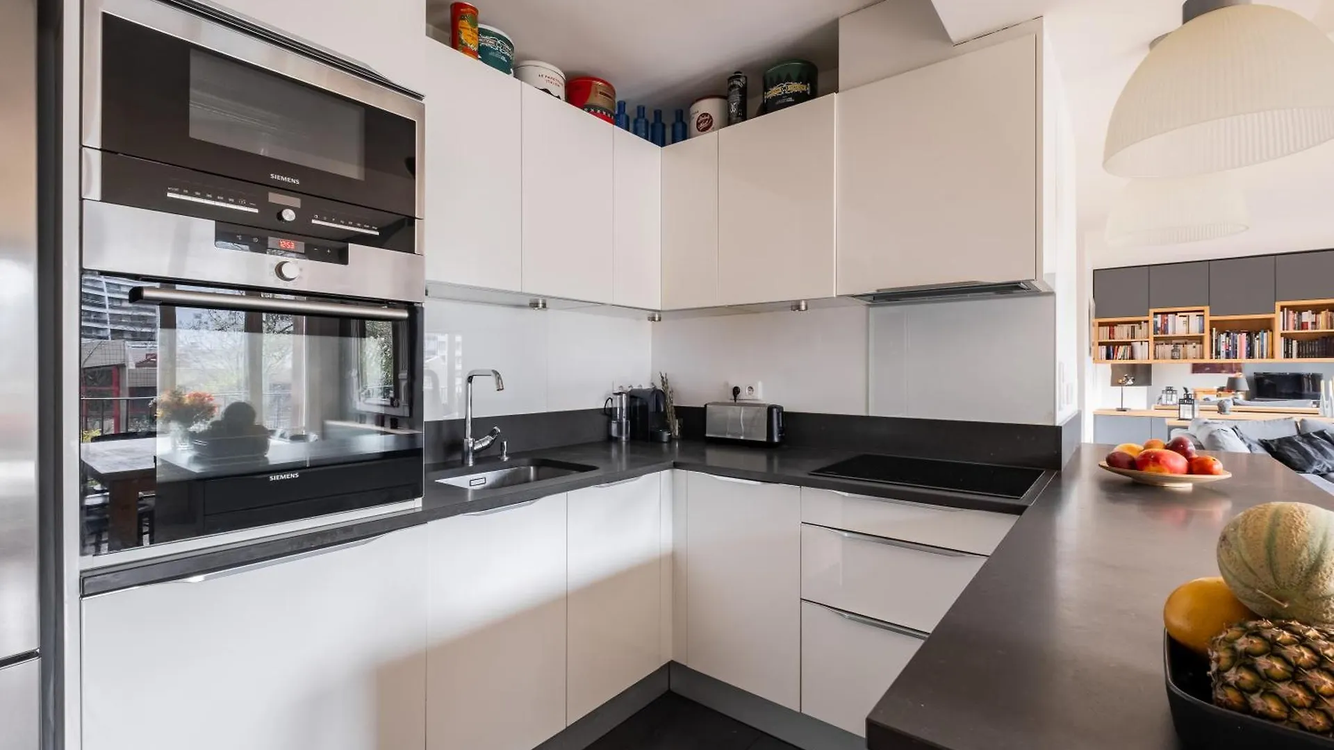 Veeve - Grand In Grey Apartment Paris