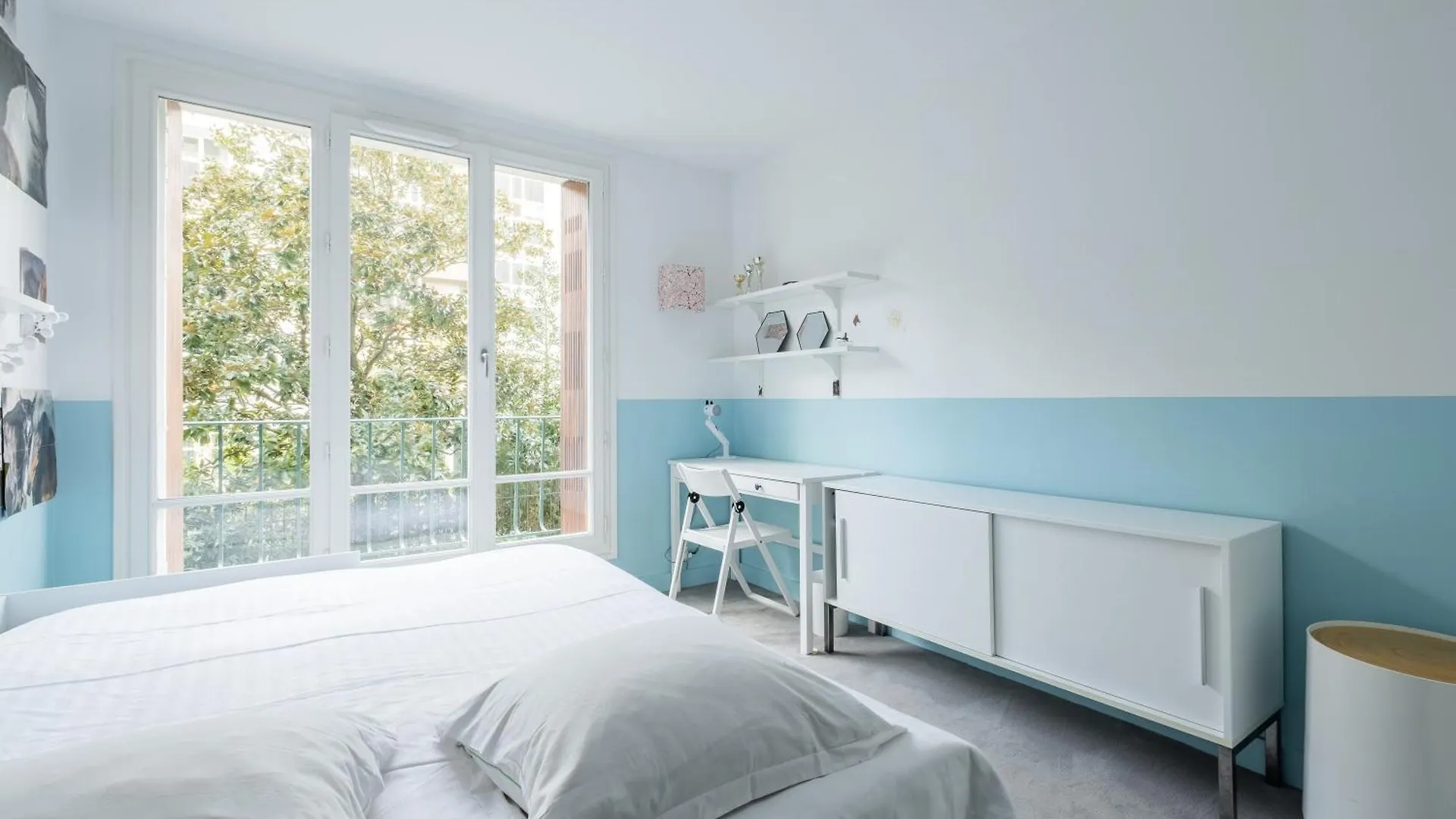 Veeve - Grand In Grey Apartment Paris
